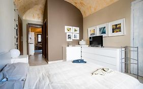 Calandra House - In The City Center